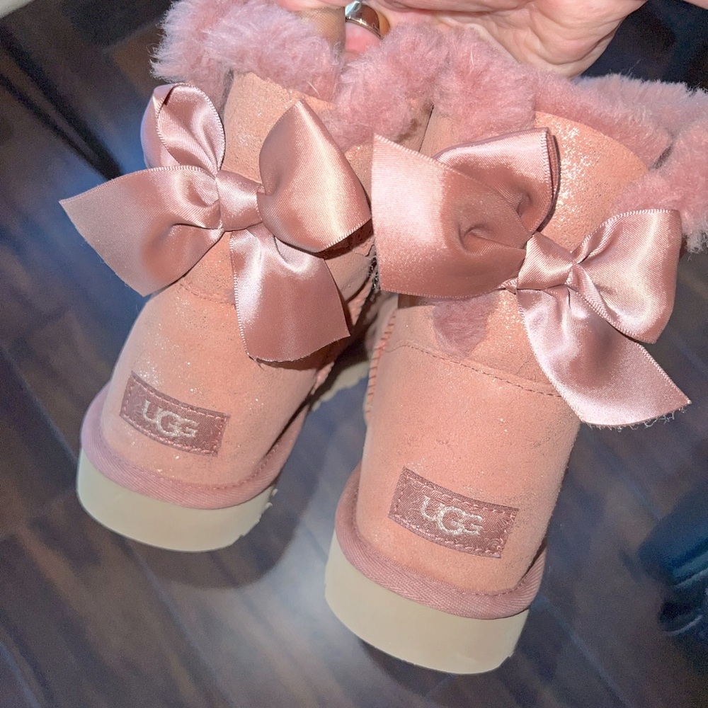 UGG Bailey Bow Mini boots peach pink w/slight sparkle
